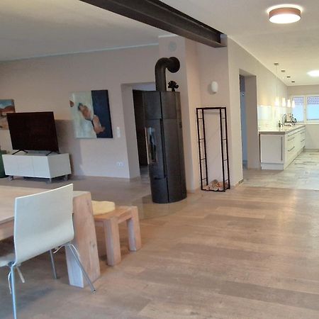 Wohnung Mit Sauna, Garten & Schwimmteich Bietigheim-Bissingen Bagian luar foto