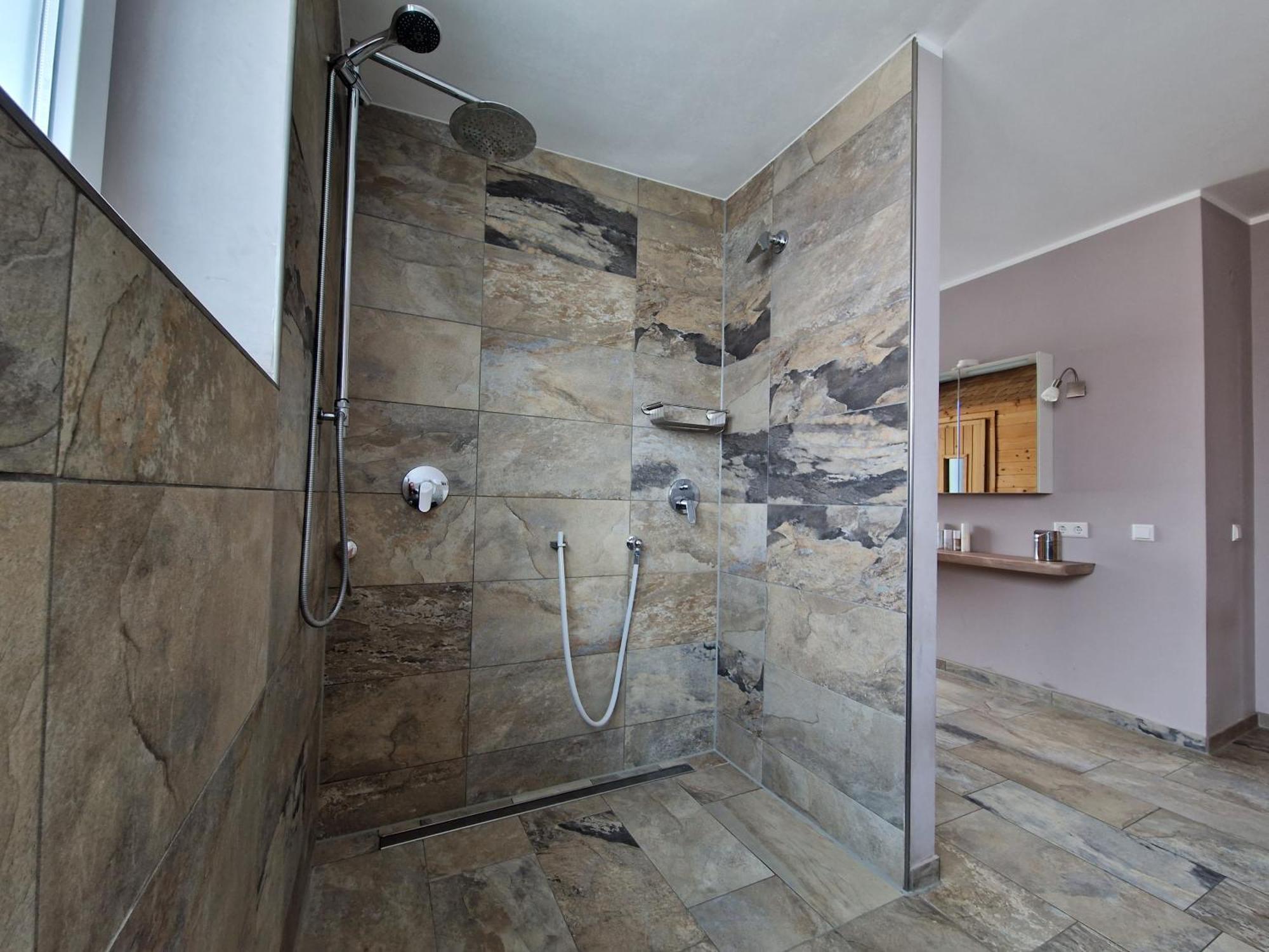 Wohnung Mit Sauna, Garten & Schwimmteich Bietigheim-Bissingen Bagian luar foto