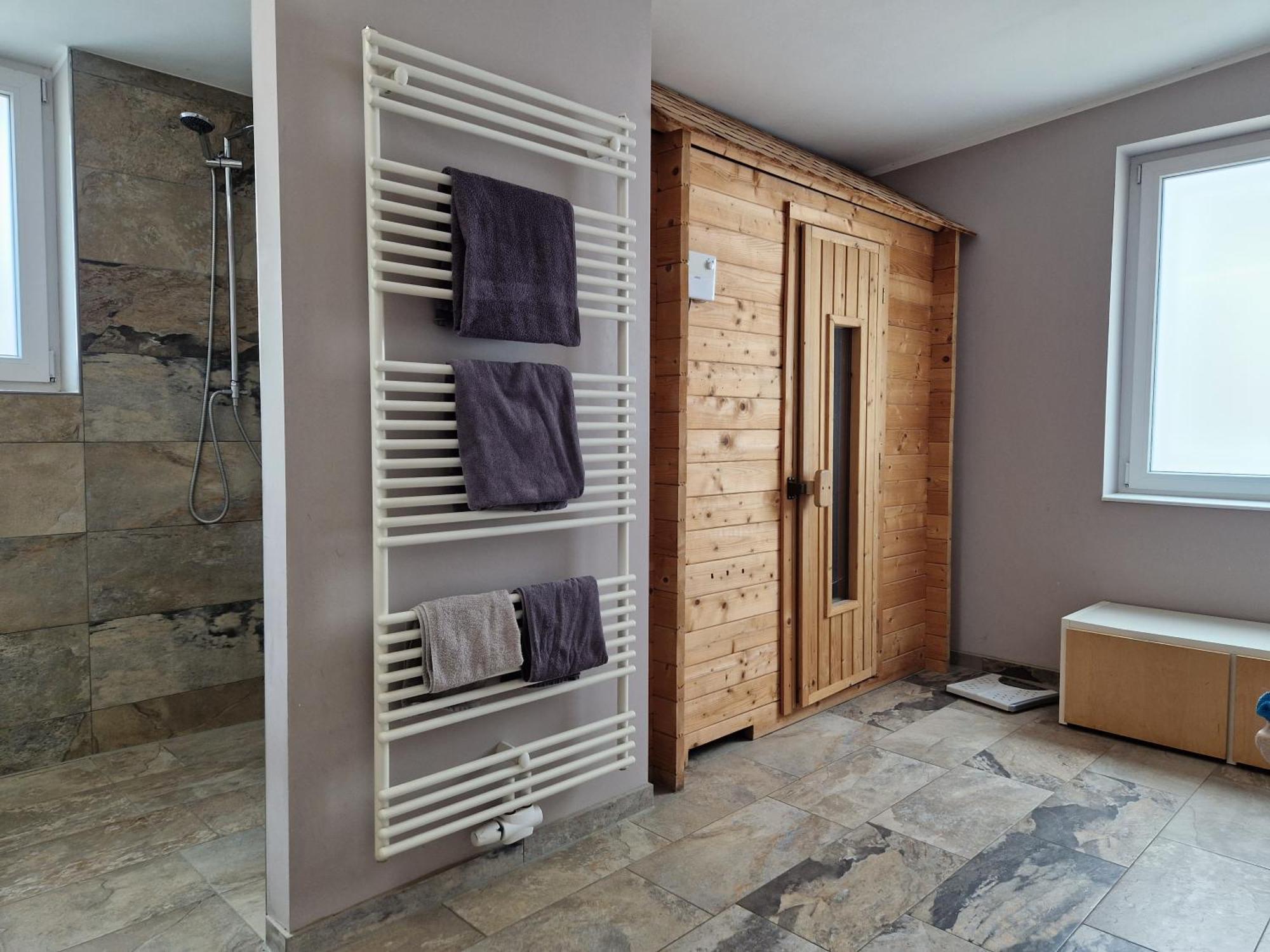 Wohnung Mit Sauna, Garten & Schwimmteich Bietigheim-Bissingen Bagian luar foto